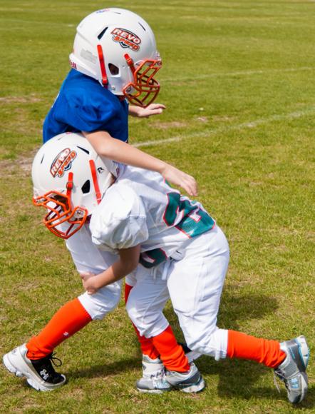 Figure 9.4 Front-on tackling technique.